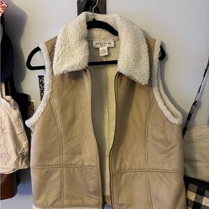 Y2K Jones Wear Cream Faux Shearling Vest